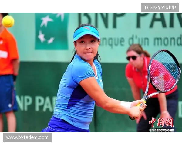 彭帅这日常离开赛场成了别人家的亲闺女，差那点气场明显过分